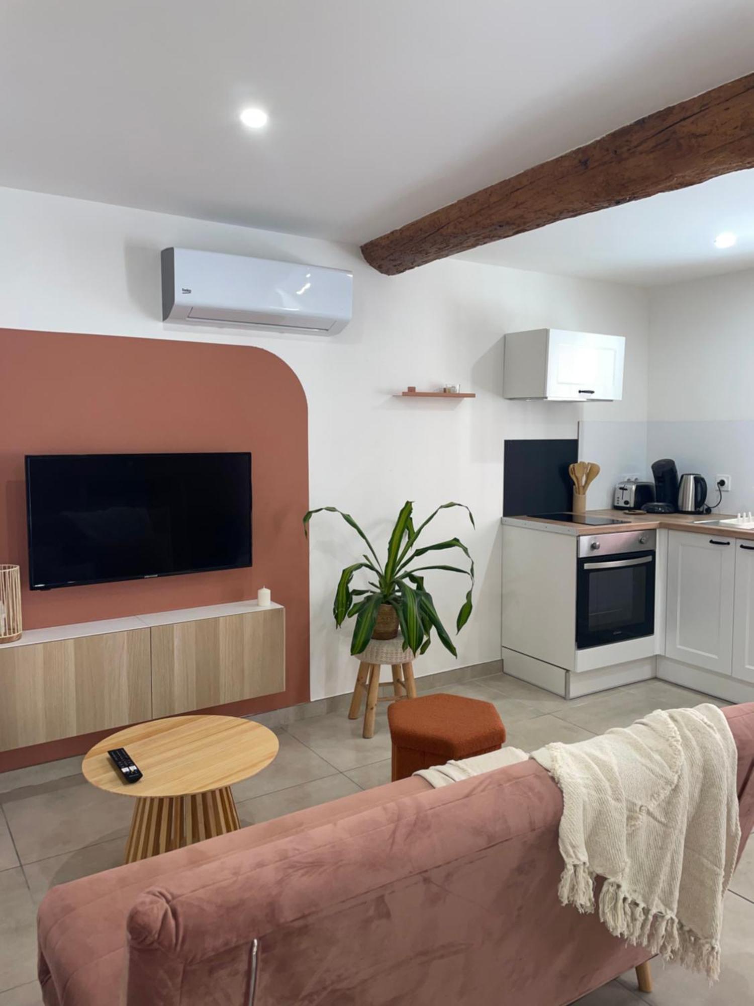 Entre Tendance Et Authenticite - La Voute Nimes Exterior foto