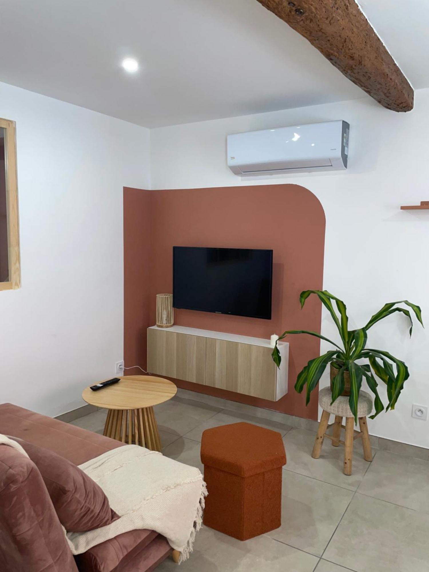 Entre Tendance Et Authenticite - La Voute Nimes Exterior foto